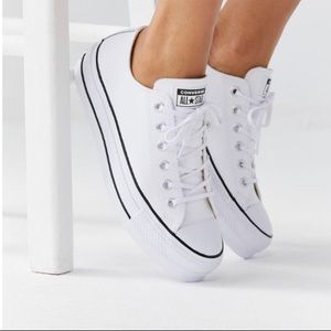 Chuck Taylor All Star Lift Leather Sneaker